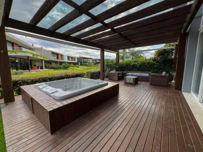 Casa de Condomínio com 4 Quartos à venda, 232m² no XANGRI-LÁ, Xangri-lá