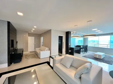 Apartamento com 3 Quartos para alugar, 220m² no Centro, Balneário Camboriú