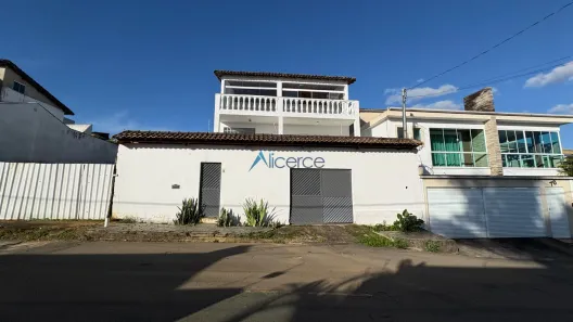 Casa com 4 Quartos à venda, 336m² no Aeroporto, Juiz de Fora