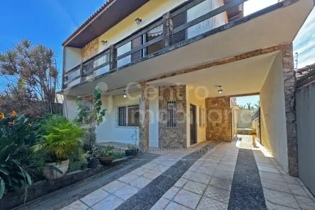 Casa com 3 Quartos à venda, 206m² no Jardim Casablanca, Peruíbe