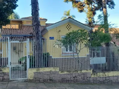 Casa com 4 Quartos à venda, 236m² no Santo Antônio, Porto Alegre