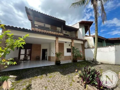 Sobrado com 4 Quartos à venda, 301m² no Marrocos, Itanhaém