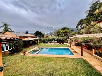 Casa com 6 Quartos à venda, 500m² no Nogueira, Petrópolis