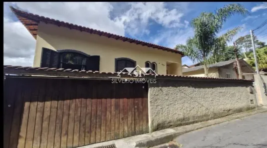 Casa com 3 Quartos à venda, 180m² no Mosela, Petrópolis