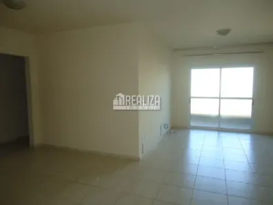 Apartamento com 3 Quartos à venda, 99m² no São Benedito, Uberaba