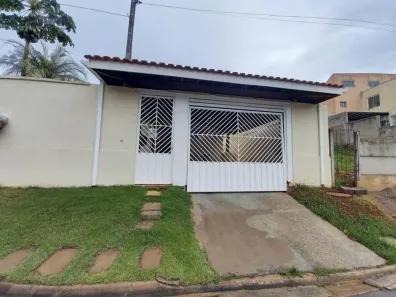Casa com 3 Quartos à venda, 180m² no Recreio Maristela, Atibaia