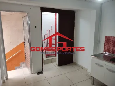 Casa com 1 Quarto para alugar, 20m² no Parque Alves de Lima, São Paulo