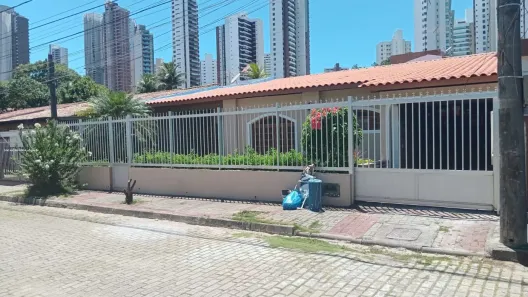 Casa com 4 Quartos à venda, 300m² no Pituba, Salvador