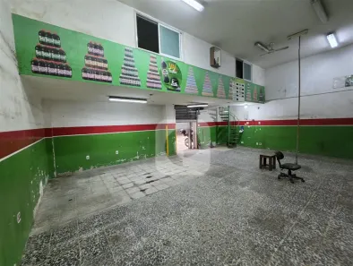 Ponto Comercial à venda, 150m² no Benfica, Rio de Janeiro
