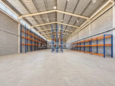 Galpão/Depósito/Armazém para alugar, 700m² no Restinga, Porto Alegre