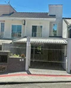 Sobrado com 3 Quartos à venda, 90m² no Forquilhas, São José