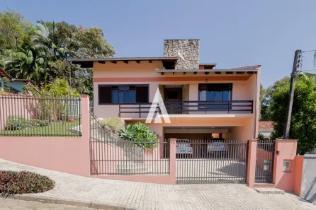Sobrado com 4 Quartos à venda, 279m² no Costa e Silva, Joinville