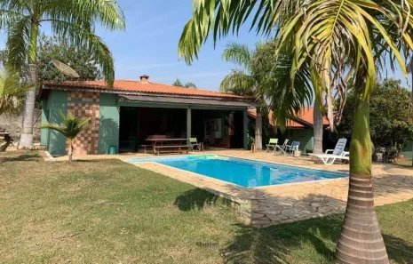 Fazenda/Sítio com 2 Quartos à venda, 400m² no Centro, Boituva