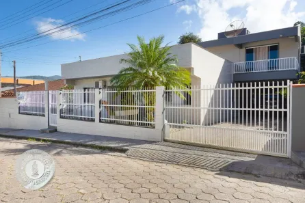 Casa com 4 Quartos à venda, 370m² no Belchior Alto, Gaspar