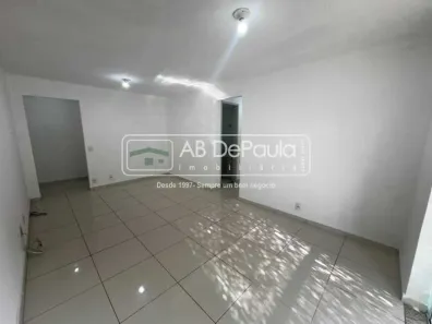 Apartamento com 2 Quartos para alugar, 48m² no Marechal Hermes, Rio de Janeiro