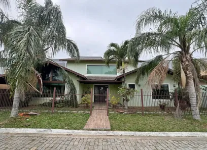 Casa de Condomínio com 5 Quartos para alugar, 127m² no Centro, São Pedro da Aldeia