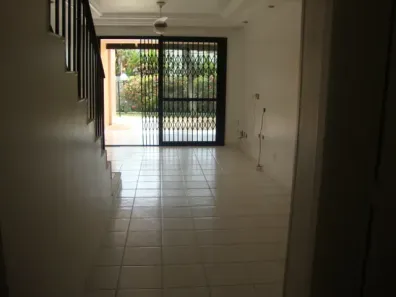 Casa de Condomínio com 3 Quartos para alugar, 94m² no Piatã, Salvador