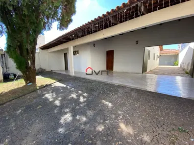 Casa com 3 Quartos à venda, 180m² no Santa Mônica, Uberlândia