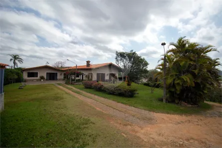 Fazenda/Sítio com 3 Quartos à venda, 690m² no Capuava, São Roque