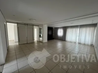 Apartamento com 3 Quartos para alugar, 120m² no Saraiva, Uberlândia
