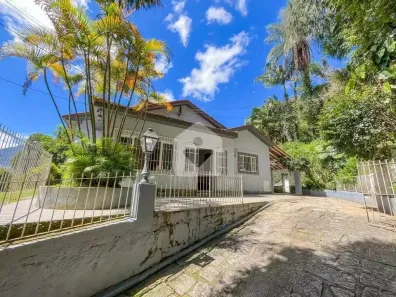 Casa com 4 Quartos à venda, 200m² no Retiro, Petrópolis