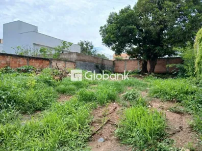 Lote/Terreno à venda, 360m² no São Mateus, Montes Claros
