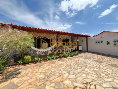 Casa com 4 Quartos à venda, 245m² no Ouro Preto, Belo Horizonte