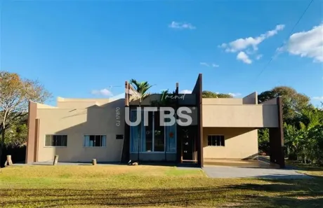 Fazenda/Sítio com 4 Quartos à venda, 322m² no , Hidrolândia