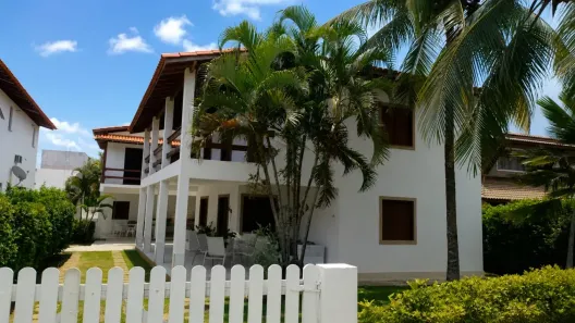 Casa de Condomínio com 4 Quartos para venda ou aluguel, 150m² no Guarajuba (Monte Gordo), Camaçari