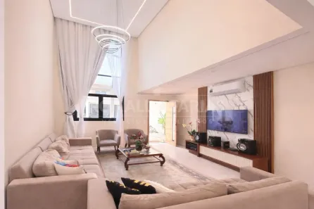 Sobrado com 4 Quartos à venda, 270m² no Interlagos, São Paulo
