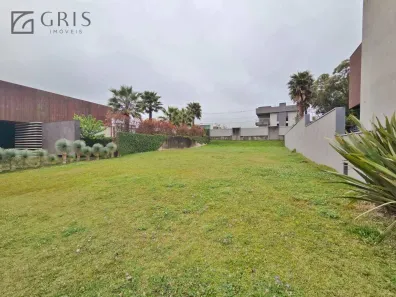 Lote/Terreno à venda, 667m² no Campo Comprido, Curitiba