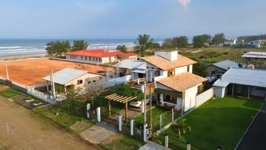 Sobrado com 2 Quartos à venda, 147m² no Praia Real, Torres