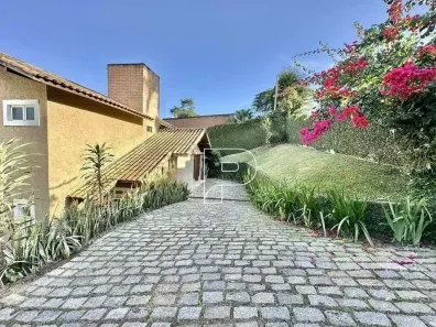 Casa de Condomínio com 3 Quartos para alugar, 355m² no Chácara dos Lagos, Carapicuíba