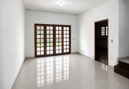 Sobrado com 6 Quartos à venda, 246m² no Jardim América, Goiânia