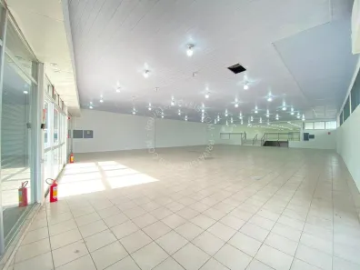 Ponto Comercial para alugar, 938m² no Cristo Redentor, Porto Alegre