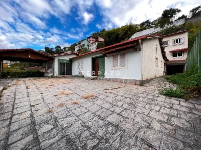 Casa com 7 Quartos para alugar, 597m² no Vila Muqui, Teresópolis
