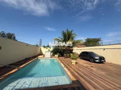 Casa com 4 Quartos para alugar, 500m² no Vale do Igapó, Bauru