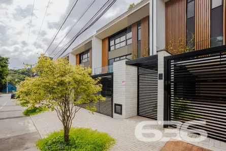 Sobrado com 3 Quartos à venda, 291m² no América, Joinville