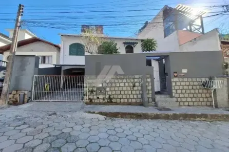 Casa com 3 Quartos para alugar, 65m² no Trindade, Florianópolis