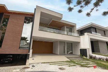 Casa com 3 Quartos à venda, 260m² no Santa Felicidade, Curitiba