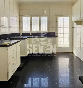 Casa com 3 Quartos à venda, 220m² no Vila Cidade Universitária, Bauru