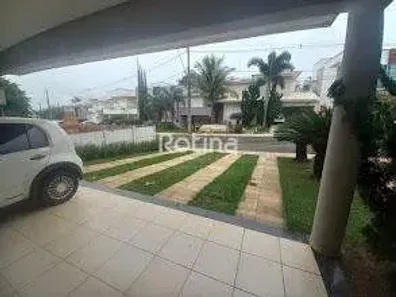 Casa de Condomínio com 5 Quartos para alugar, 380m² no Nova Uberlândia, Uberlândia