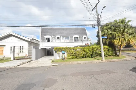 Sobrado com 5 Quartos à venda, 160m² no Uberaba, Curitiba