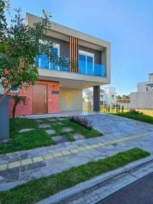 Casa com 3 Quartos à venda, 219m² no Centro, Gravataí