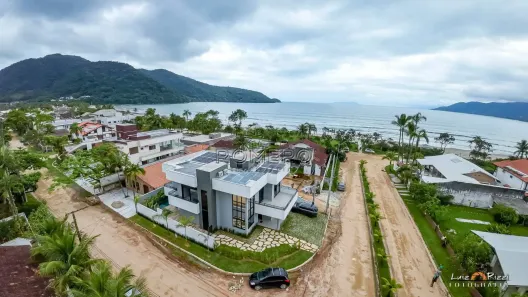 Casa de Condomínio com 5 Quartos à venda, 330m² no Lagoinha, Ubatuba