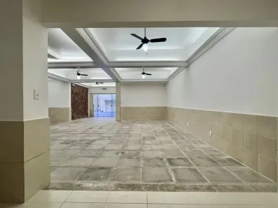 Sala Comercial para alugar, 150m² no Menino Deus, Porto Alegre