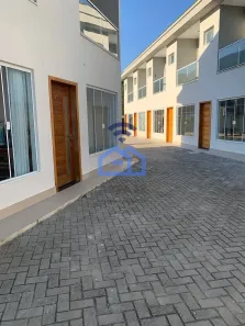 Sobrado com 2 Quartos à venda, 73m² no Massaguaçu, Caraguatatuba