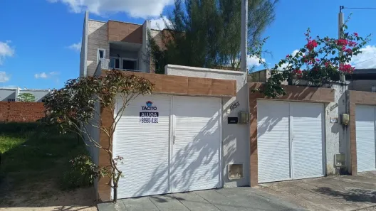 Casa com 2 Quartos para alugar, 85m² no Siqueira, Fortaleza