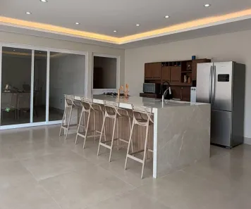 Casa com 5 Quartos à venda, 298m² no Santa Mônica, Uberlândia