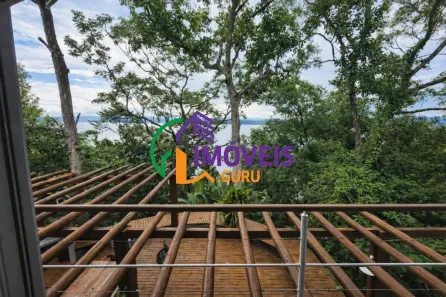 Casa com 2 Quartos para alugar, 130m² no Sambaqui, Florianópolis